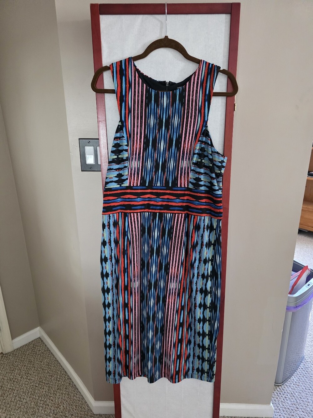 Maggy London Sleeveless Multicolor Striped Print Shift Dress - Blue/Pink/Red